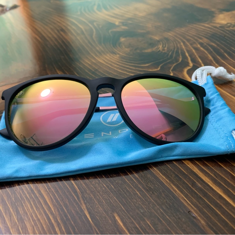 Blenders North Park Rose Theater Sunglasses